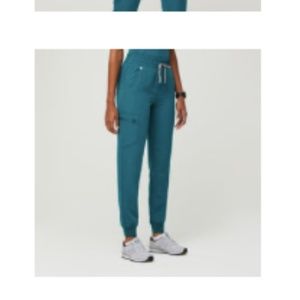 Women's FIGS Pacific Blue Catarina - One-Pocket Scrub Top - S / Pacific Blue